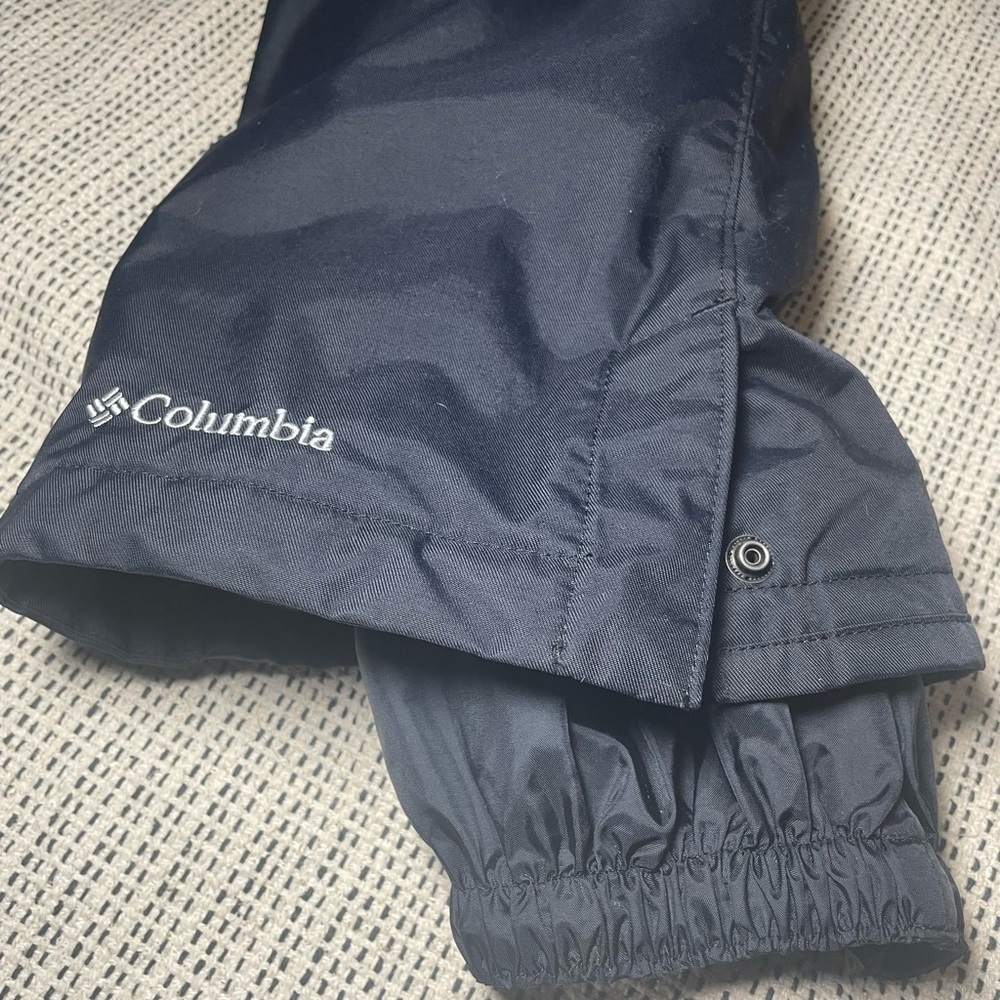 Woman’s Columbia Black Pants With Omni-Tech - Picture 8 of 8